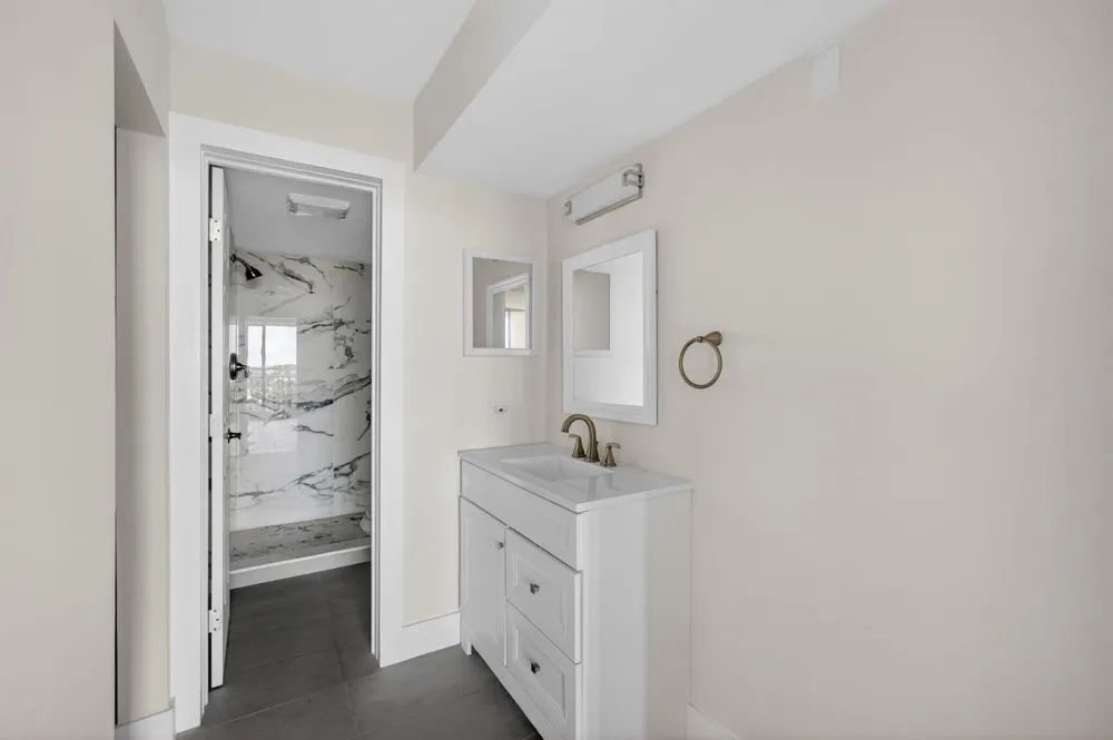 136 LAKESHORE DRIVE #511 North Palm Beach, FL 33408