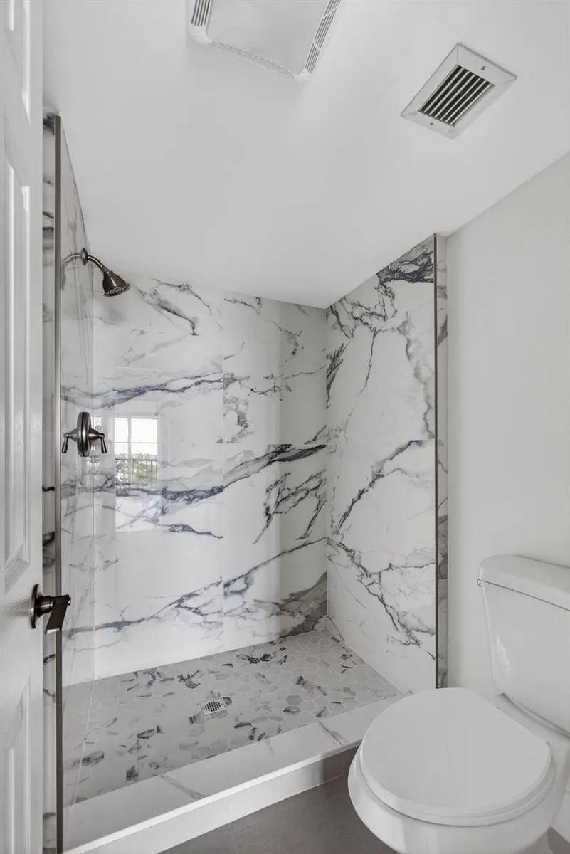 136 LAKESHORE DRIVE #511 North Palm Beach, FL 33408
