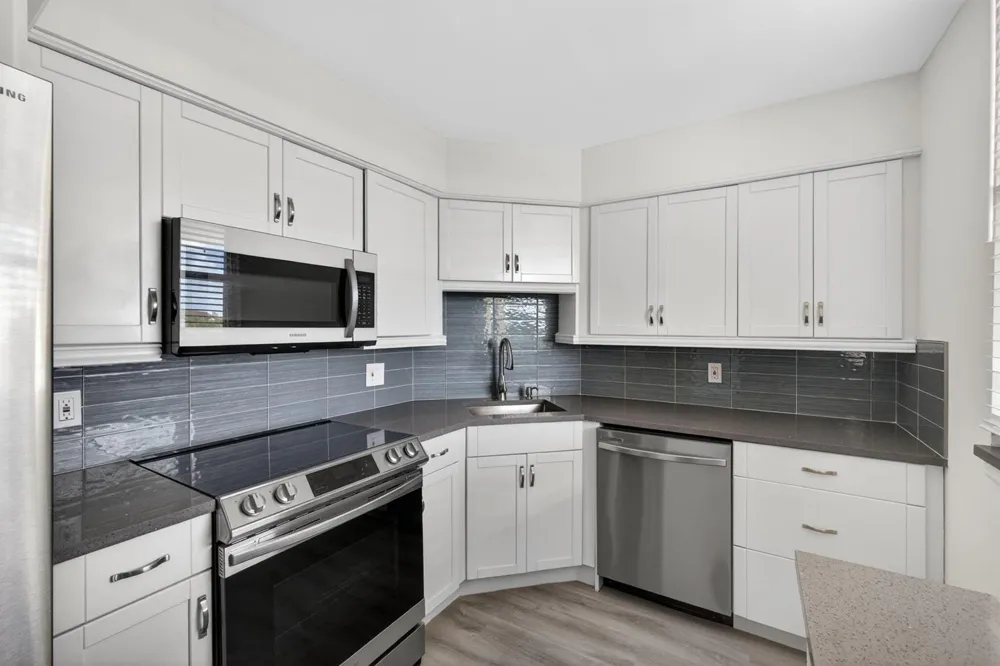 136 LAKESHORE DRIVE #511 North Palm Beach, FL 33408