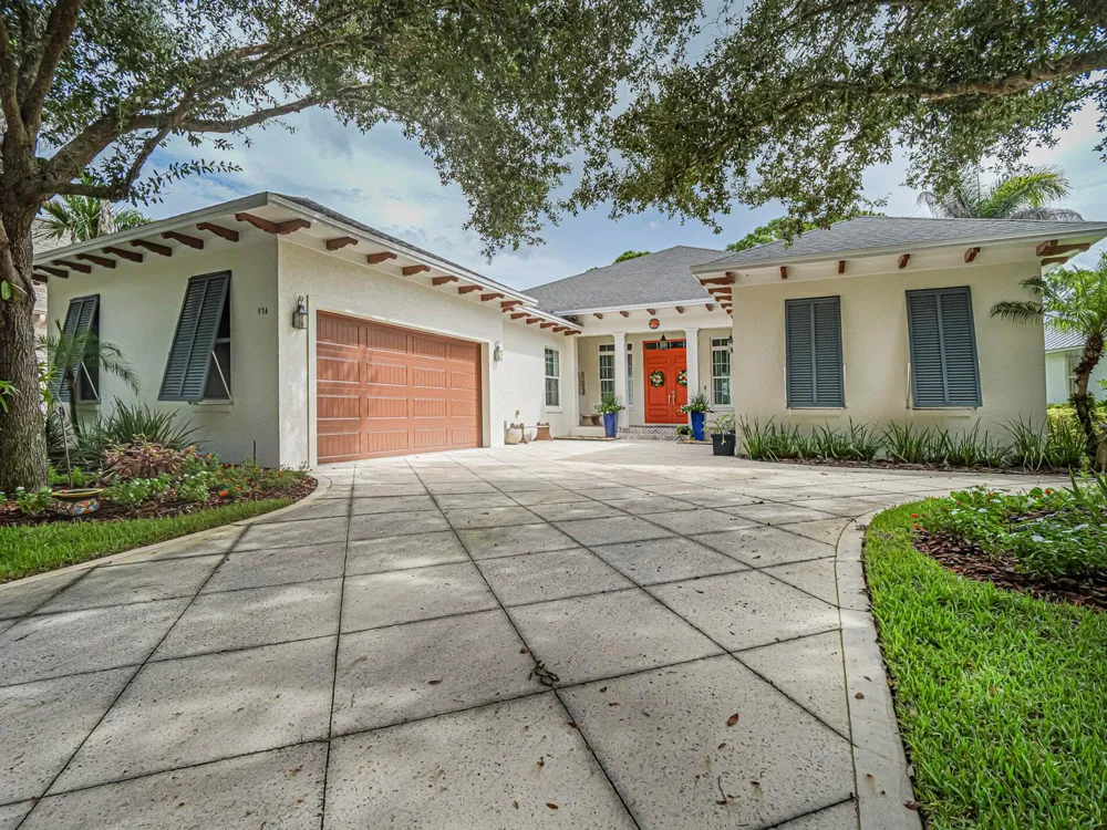 934 CAROLINA CIRCLE SW Vero Beach, FL 32962
