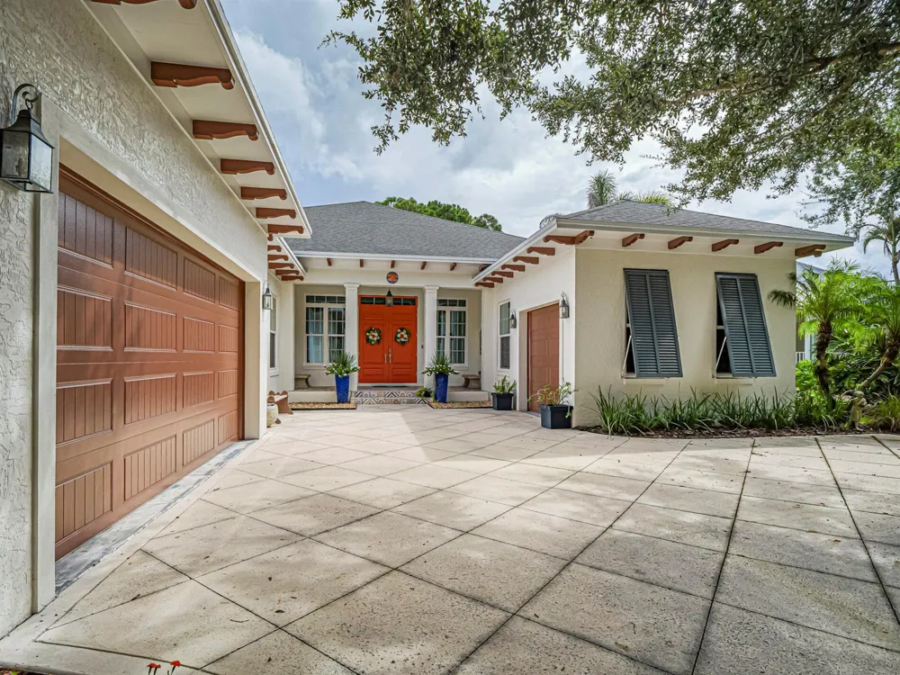 934 CAROLINA CIRCLE SW Vero Beach, FL 32962
