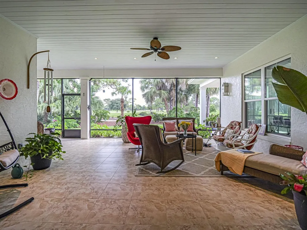 934 CAROLINA CIRCLE SW Vero Beach, FL 32962