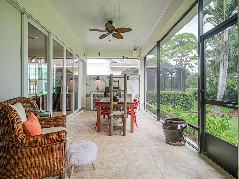 934 CAROLINA CIRCLE SW Vero Beach, FL 32962