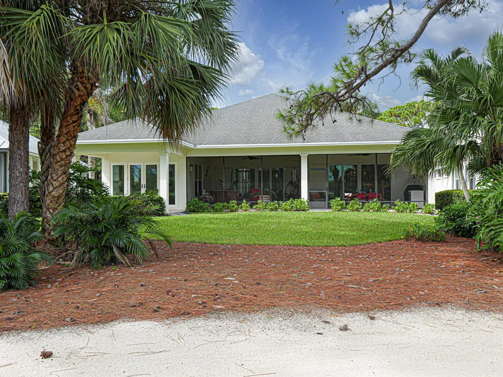 934 CAROLINA CIRCLE SW Vero Beach, FL 32962