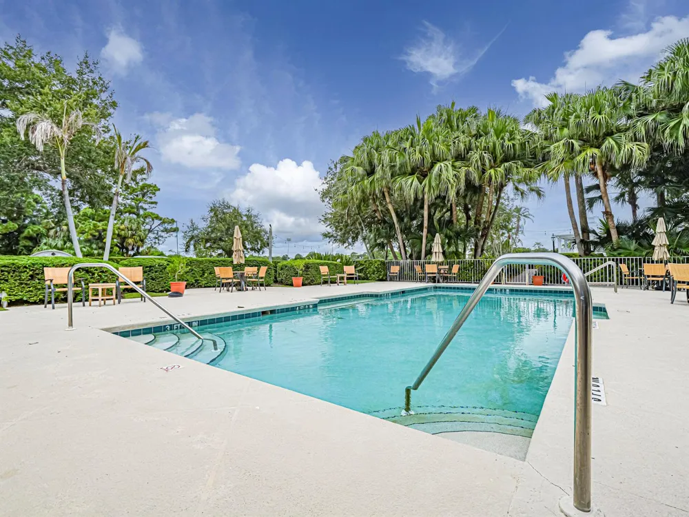 934 CAROLINA CIRCLE SW Vero Beach, FL 32962