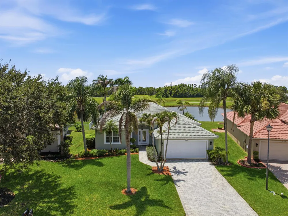562 NW WAVERLY CIRCLE Port St. Lucie, FL 34983