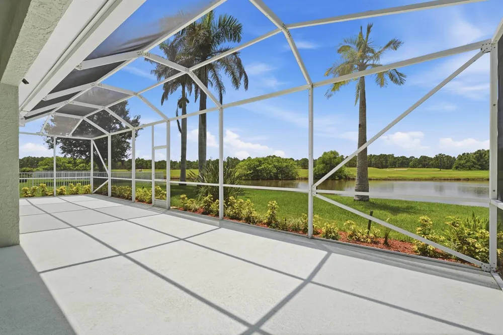 562 NW WAVERLY CIRCLE Port St. Lucie, FL 34983