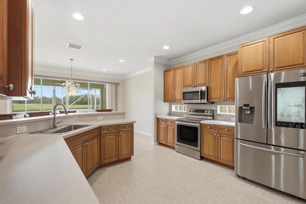 562 NW WAVERLY CIRCLE Port St. Lucie, FL 34983