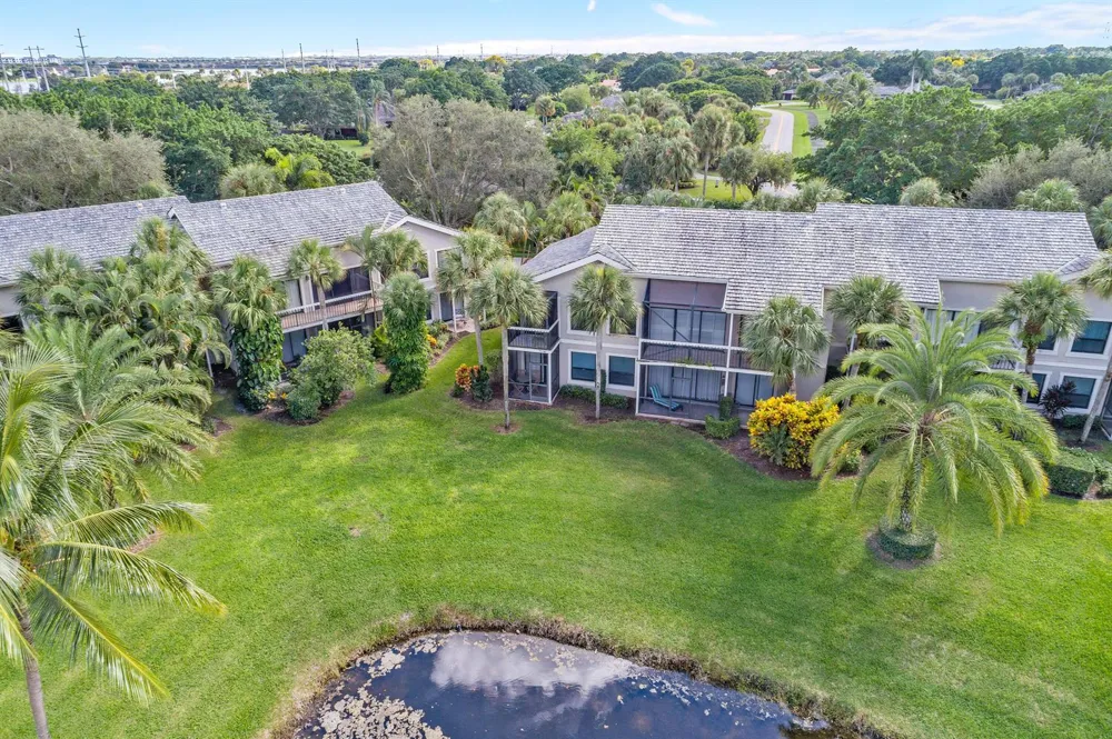 11863 Wimbledon Circle #511 Wellington, FL 33414