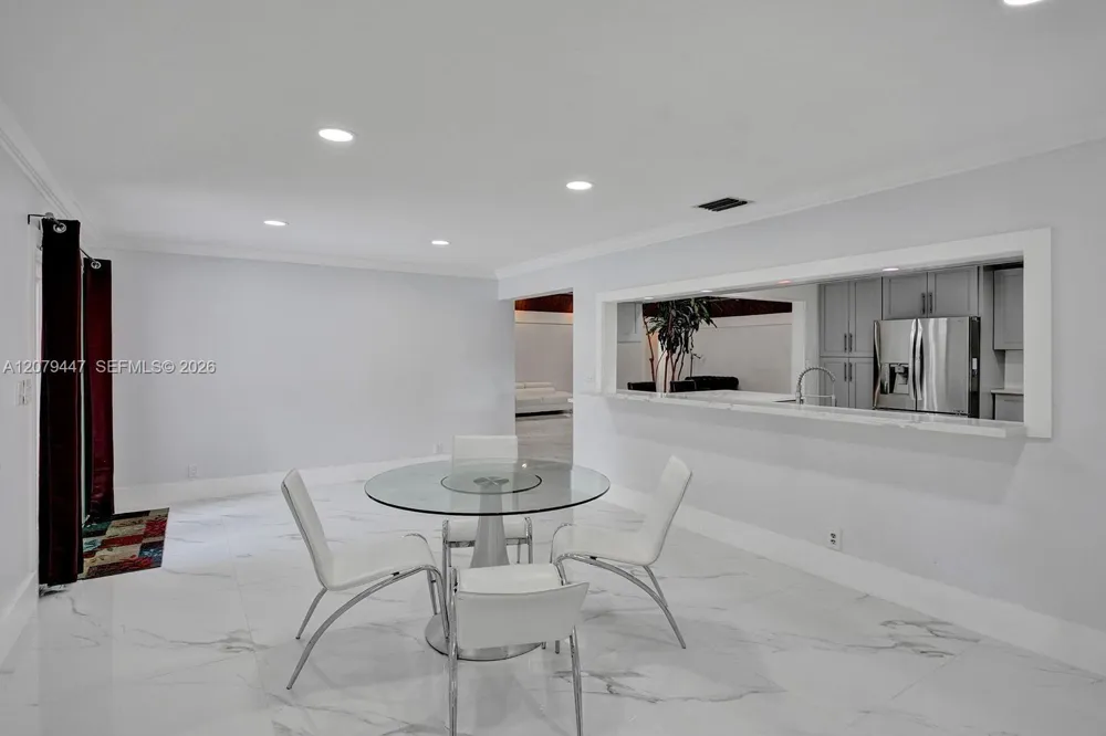 8350 NW 15th Ct Coral Springs, FL 33071