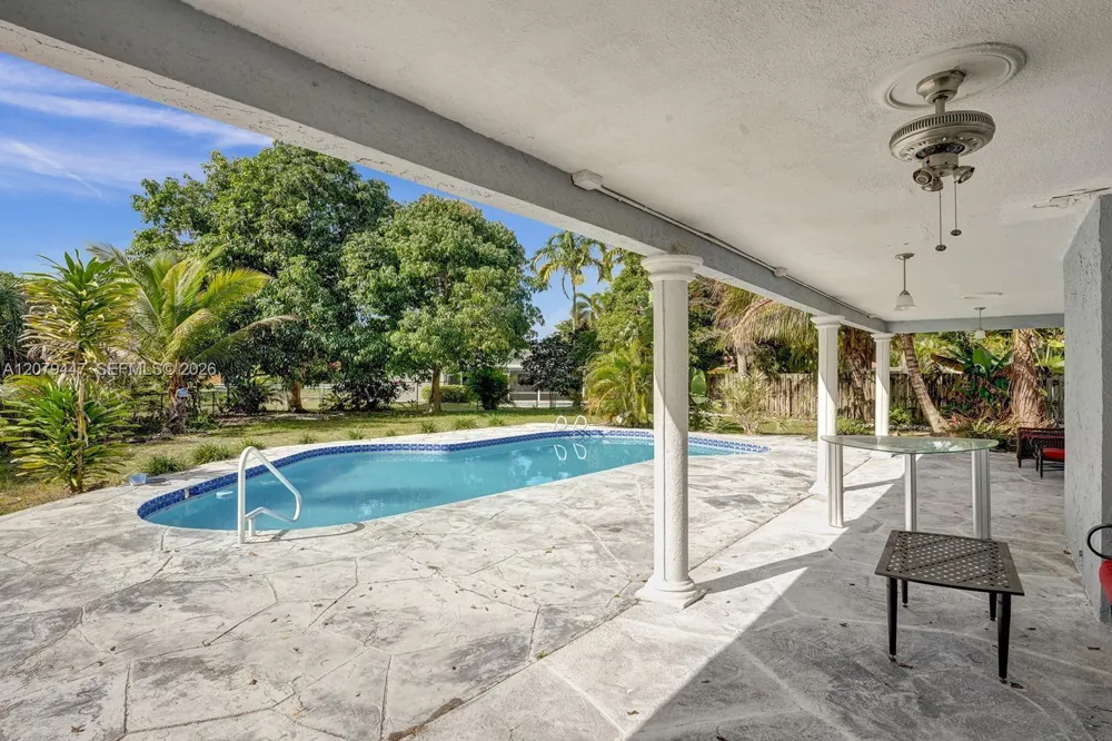 8350 NW 15th Ct Coral Springs, FL 33071