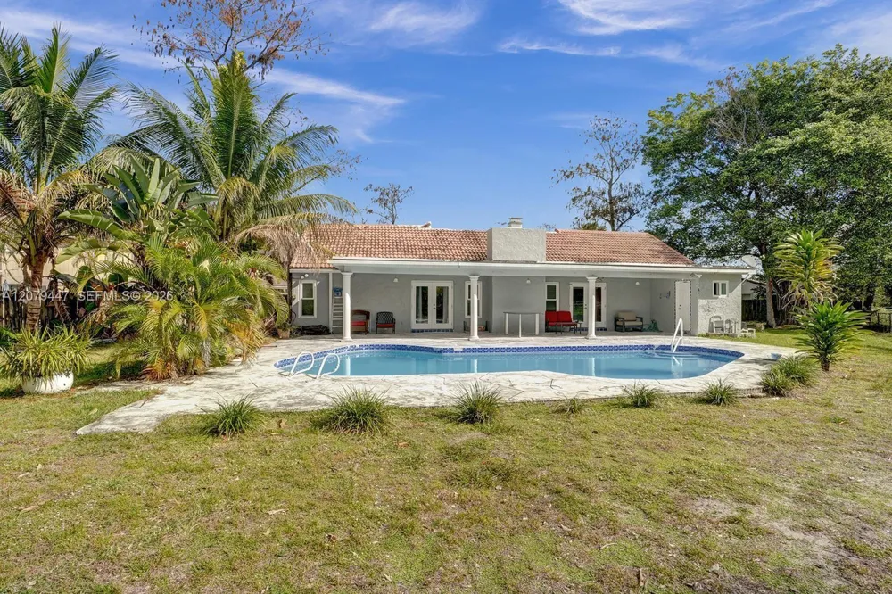 8350 NW 15th Ct Coral Springs, FL 33071