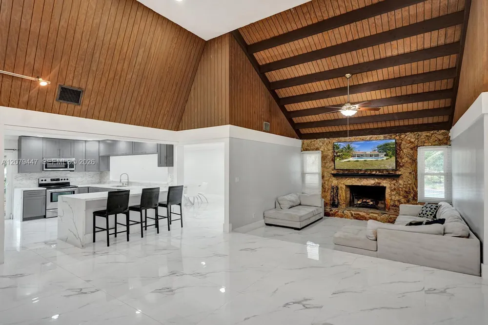 8350 NW 15th Ct Coral Springs, FL 33071