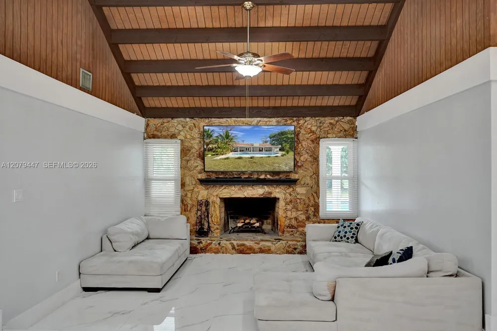 8350 NW 15th Ct Coral Springs, FL 33071