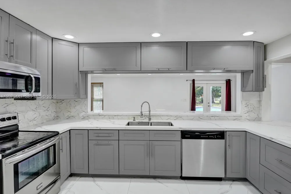 8350 NW 15th Ct Coral Springs, FL 33071