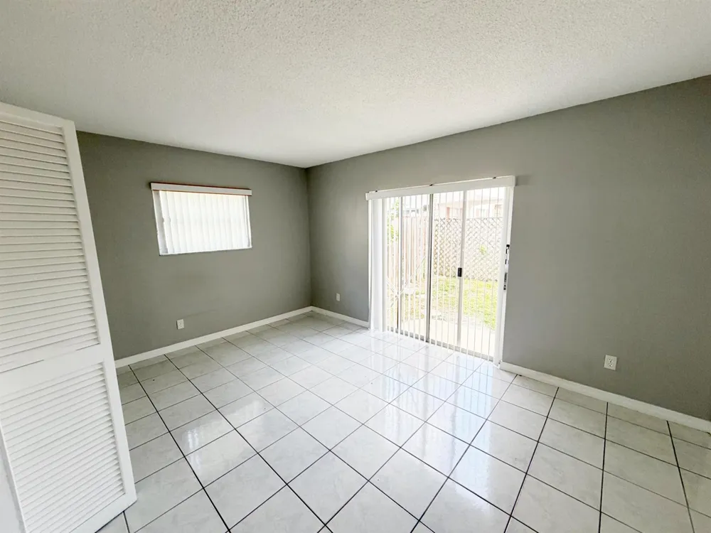 320 SW 1ST STREET #D-2 Pompano Beach, FL 33060