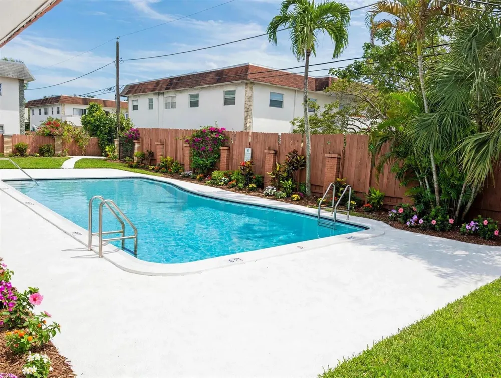 320 SW 1ST STREET #D-2 Pompano Beach, FL 33060