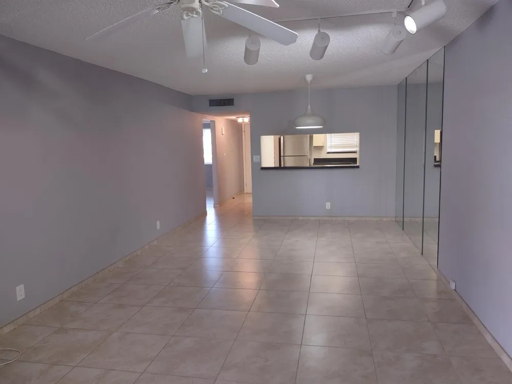 3212 STRAWFLOWER WAY #207 Lake Worth, FL 33467