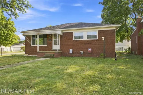24704 Greenbrier Avenue