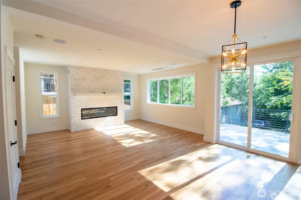 7912 140th Avenue NE Redmond, WA 98052