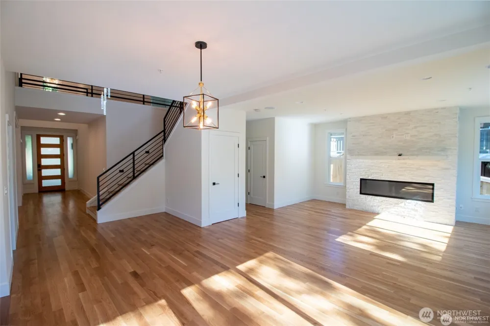 7912 140th Avenue NE Redmond, WA 98052