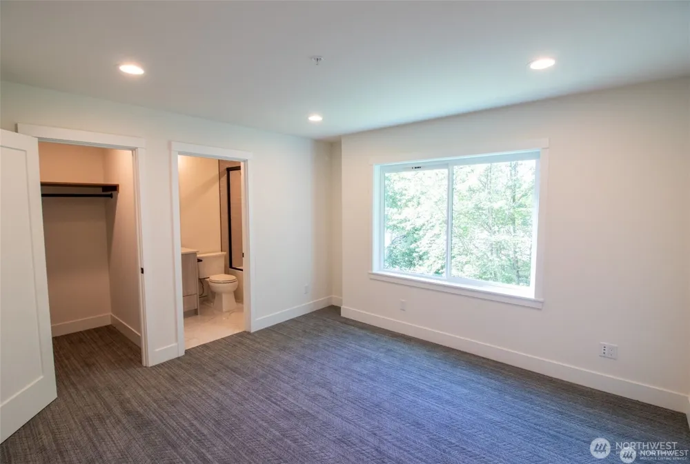 7912 140th Avenue NE Redmond, WA 98052
