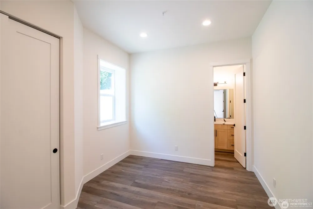 7912 140th Avenue NE Redmond, WA 98052
