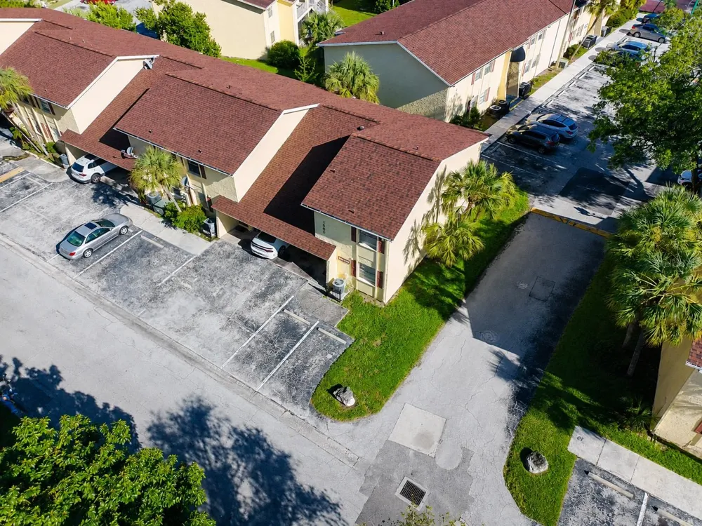 7535 ABONADO ROAD #B Tampa, FL 33615
