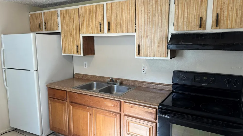 2313 52ND AVENUE E Bradenton, FL 34203