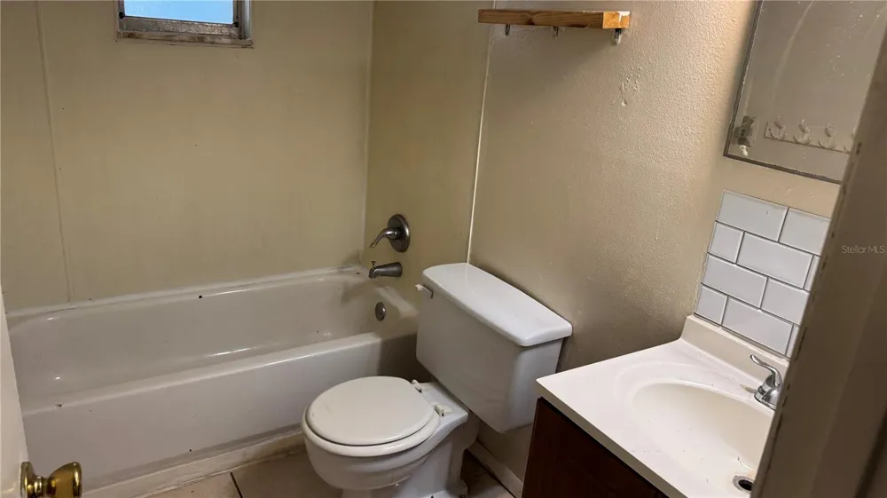 2313 52ND AVENUE E Bradenton, FL 34203
