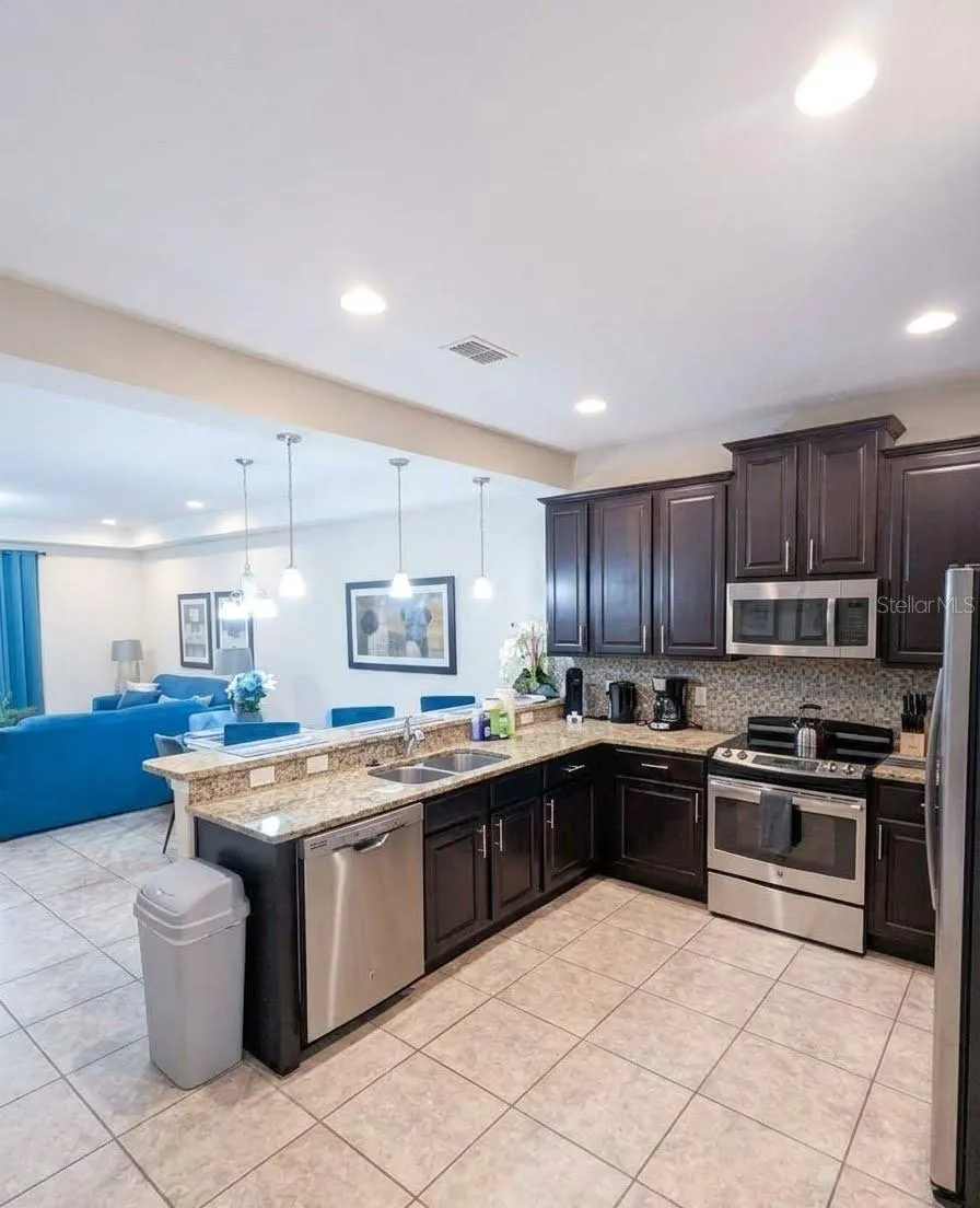 8151 ROSEVILLE BOULEVARD Davenport, FL 33896