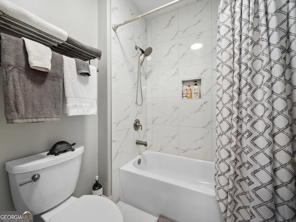 6385 Bellmoore Park LN Johns Creek, GA 30097