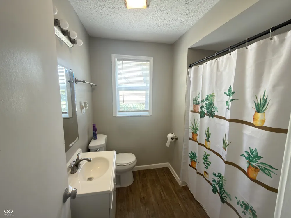 8912 Robey Drive Indianapolis, IN 46234