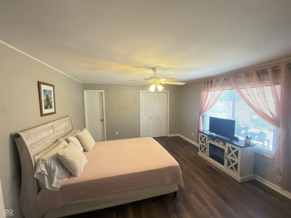 8912 Robey Drive Indianapolis, IN 46234