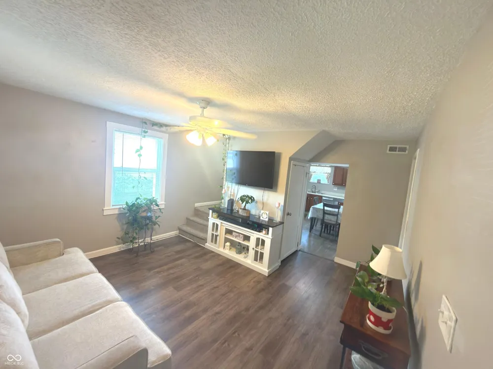 8912 Robey Drive Indianapolis, IN 46234