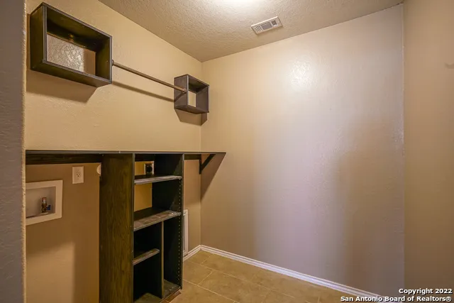 425 AUBURN PARK Selma, TX 78154