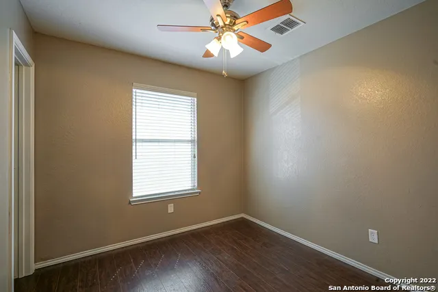 425 AUBURN PARK Selma, TX 78154