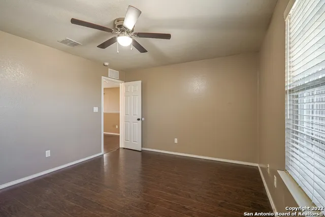 425 AUBURN PARK Selma, TX 78154