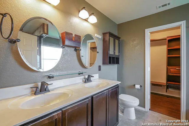 425 AUBURN PARK Selma, TX 78154