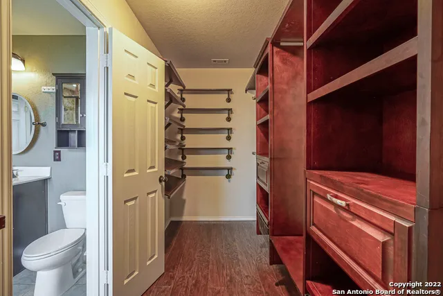 425 AUBURN PARK Selma, TX 78154