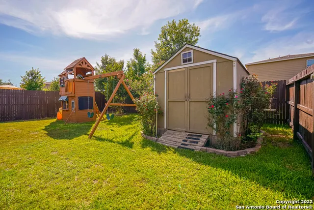 425 AUBURN PARK Selma, TX 78154