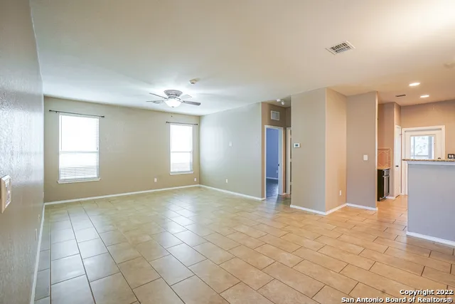 425 AUBURN PARK Selma, TX 78154