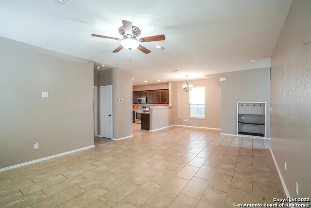425 AUBURN PARK Selma, TX 78154
