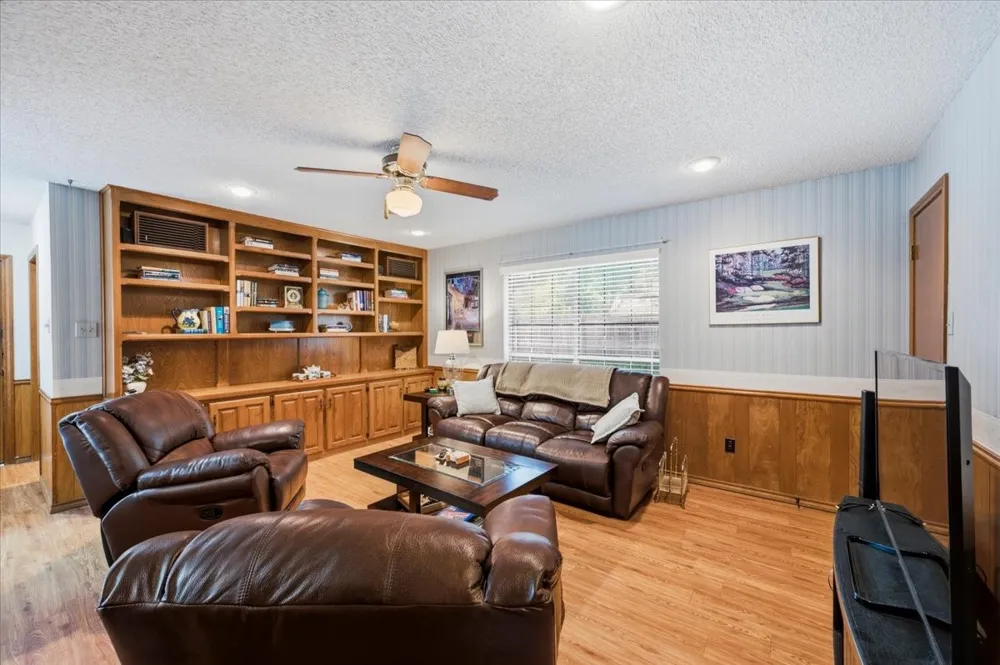 4604 Clay Court Lane Arlington, TX 76017
