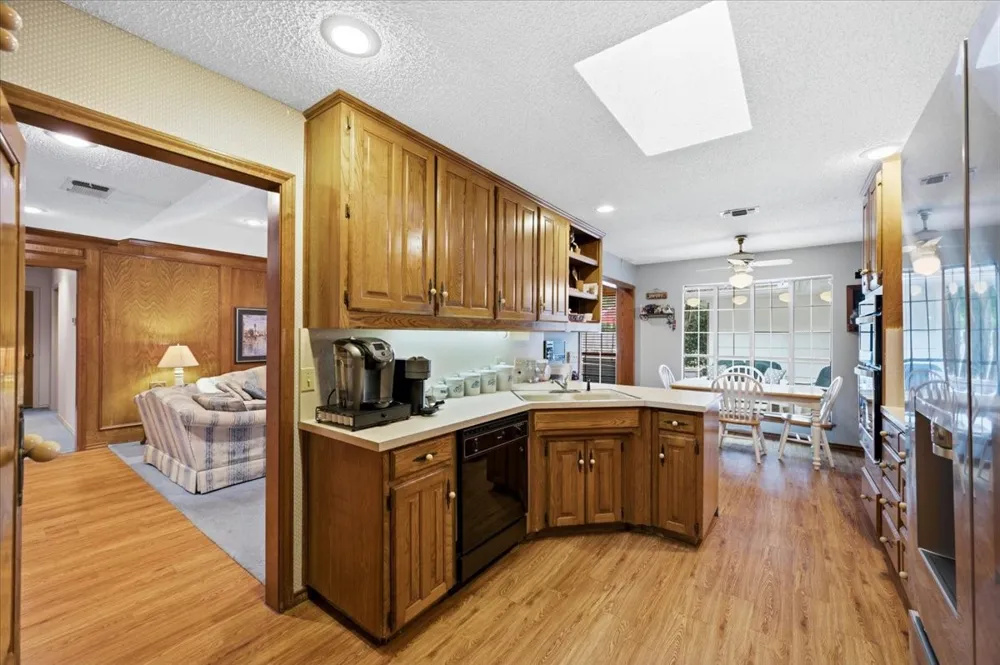 4604 Clay Court Lane Arlington, TX 76017