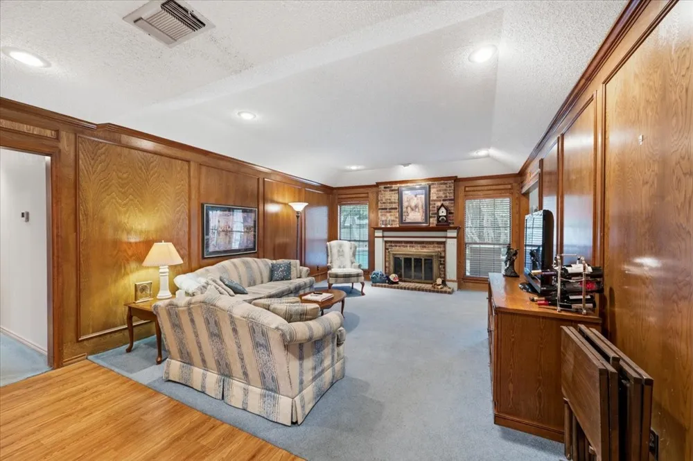4604 Clay Court Lane Arlington, TX 76017