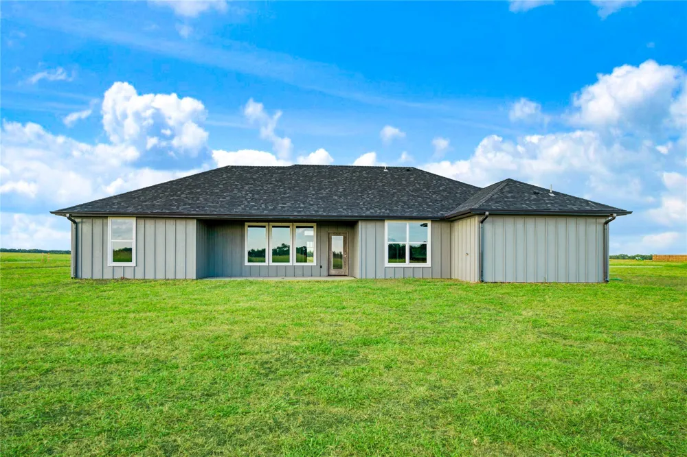 451 County Road 26850 Petty, TX 75470
