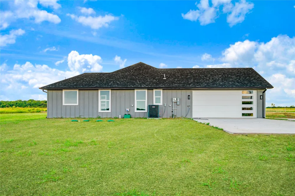 451 County Road 26850 Petty, TX 75470