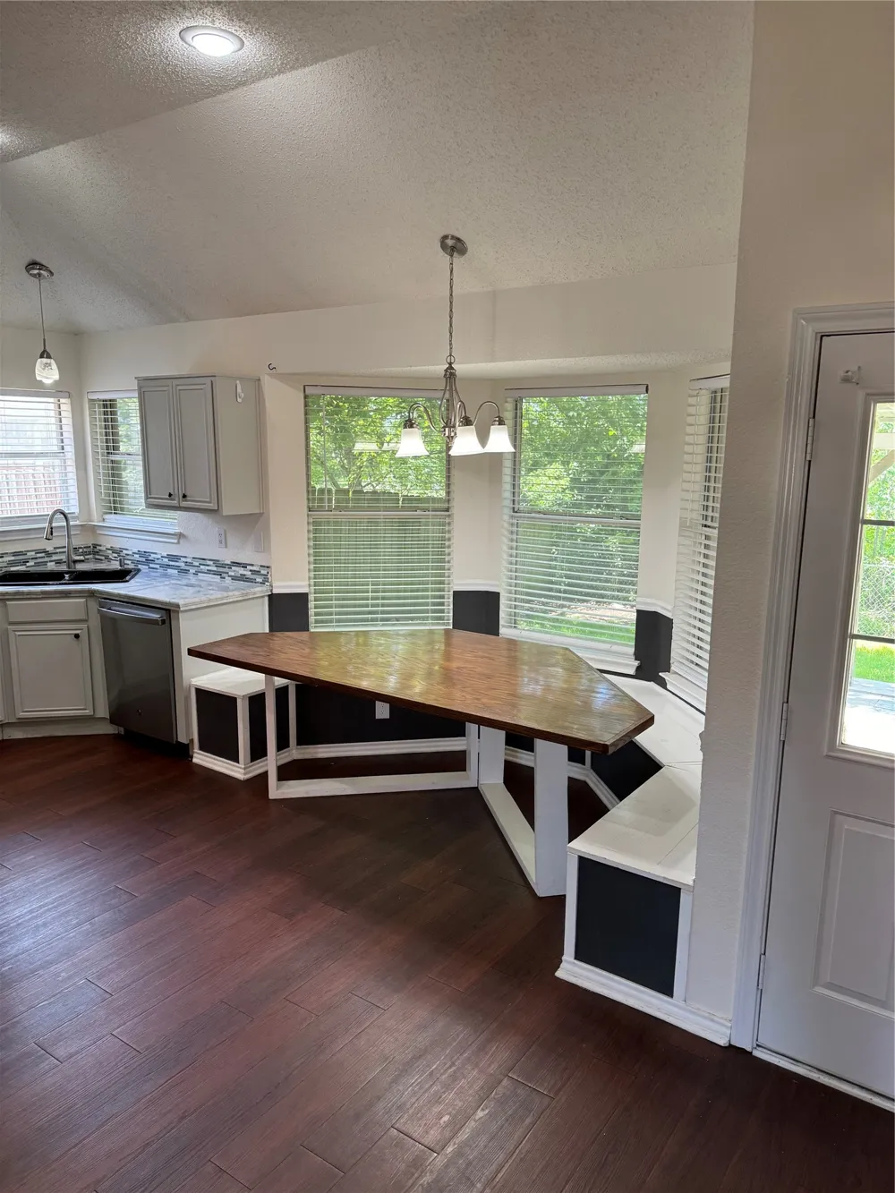1025 Boardwalk Street Midlothian, TX 76065