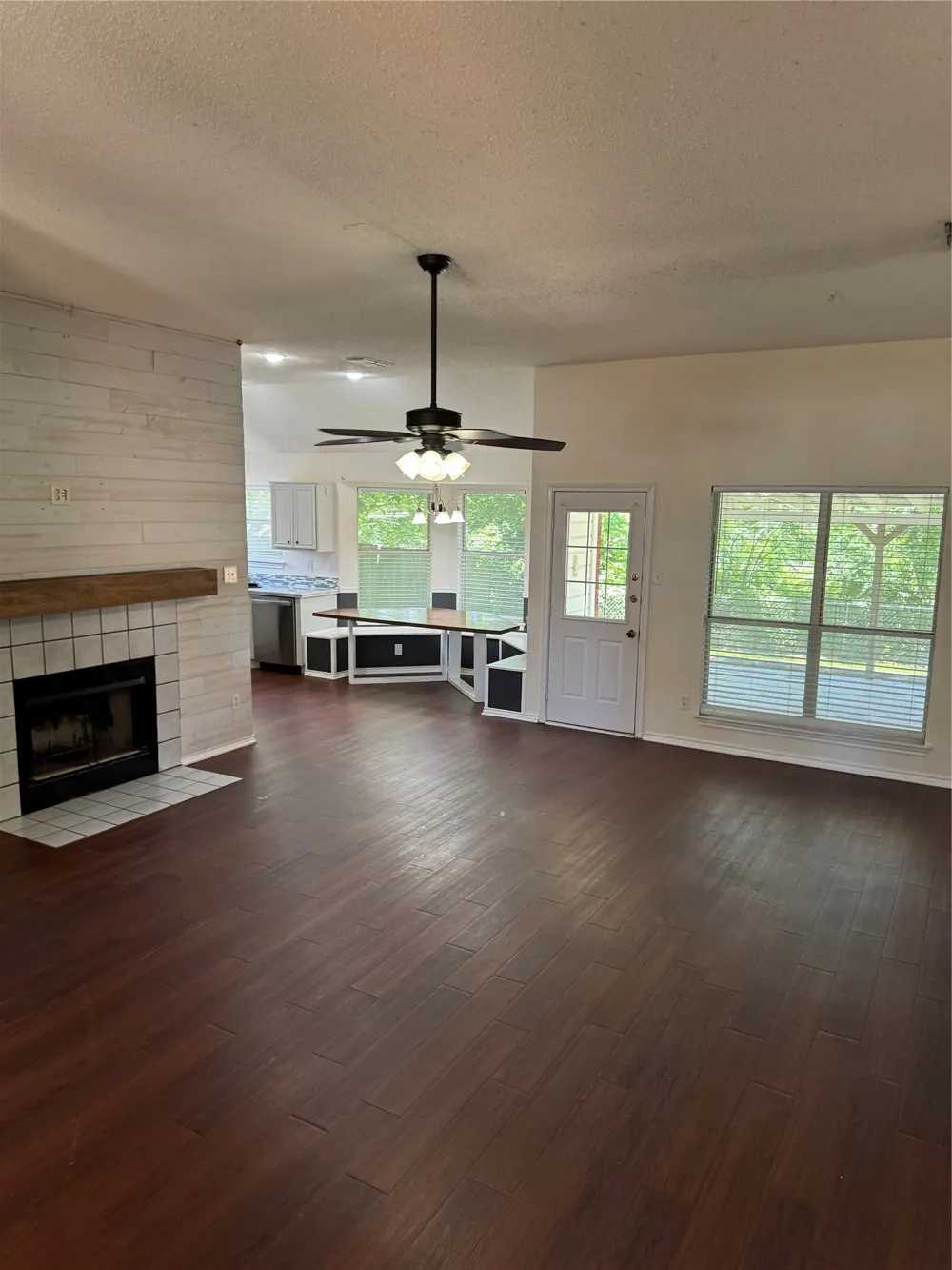 1025 Boardwalk Street Midlothian, TX 76065